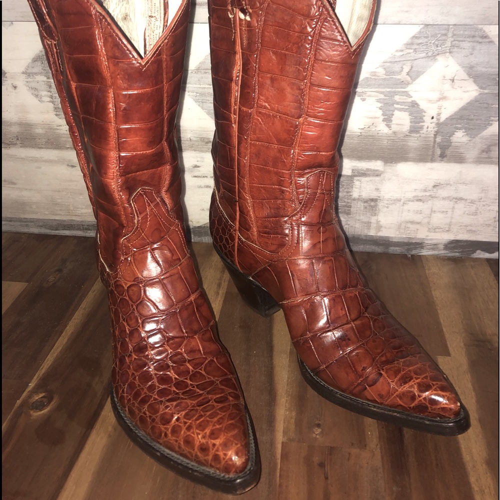 Women’s Larry Mahan Alligator Cowboy Boots.